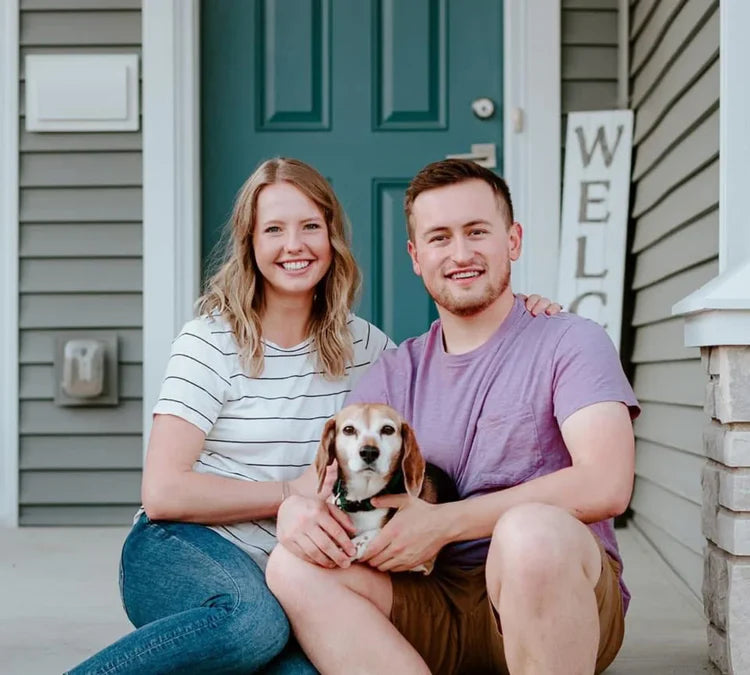 Fundadores de Select Urns, Matt y Emily, en Madison, Wisconsin