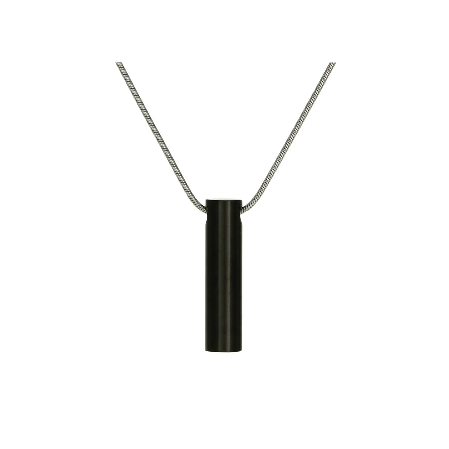 Cylinder Onyx - includes 19" chain